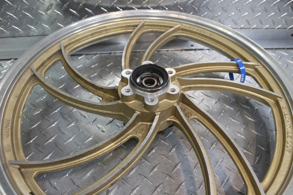 1981 YAMAHA XJ650L MIDNIGHT MAXIM GOLD FRONT WHEEL RIM 4H7-25168-29-8L (1.89x19) - Image 4 of 4