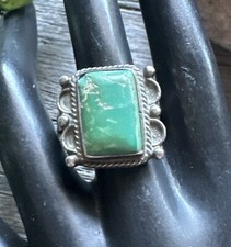 Vintage Pawn Native American Sterling Silver Green Turquoise Ring. Size 9