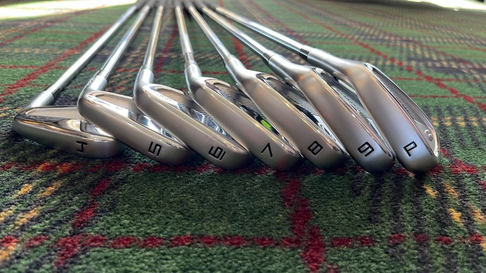 2023 TaylorMade P7MC Irons 4-PW .5" Long  2° Upright DG S300 Stiff Steel MINT! - Image 4 of 4