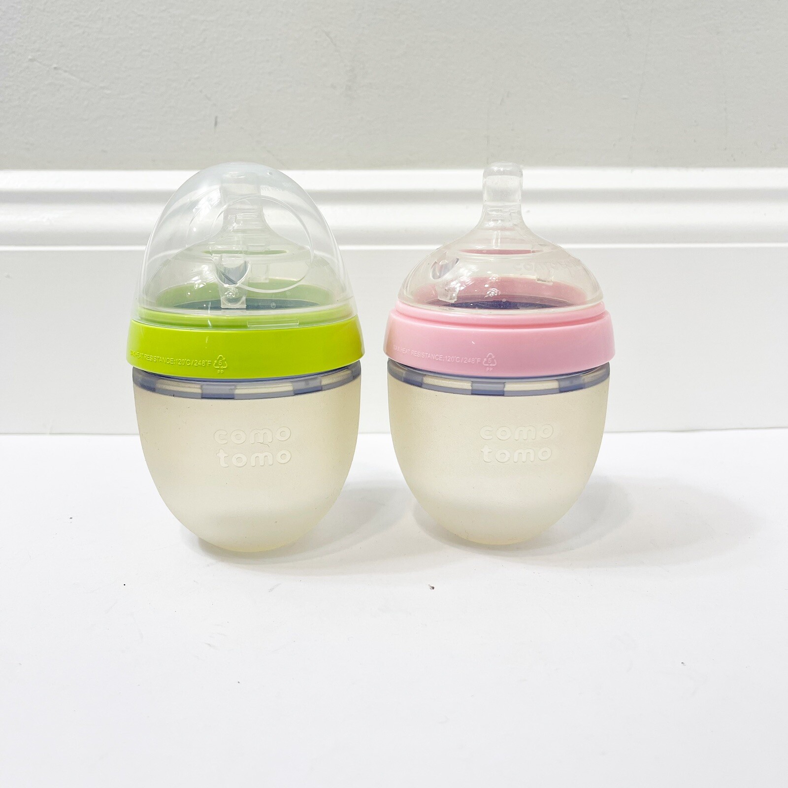 Comotomo Green Pink Clear Baby Feeding Bottles Lot of Two (2) 5 oz.