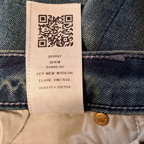 True Religion X Manchester United Fey Modern Flare Jeans Sz 27 Gold Accents NWT - Picture 19 of 21