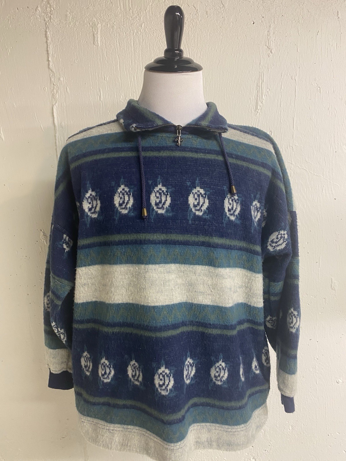 Vintage pullover - image 2
