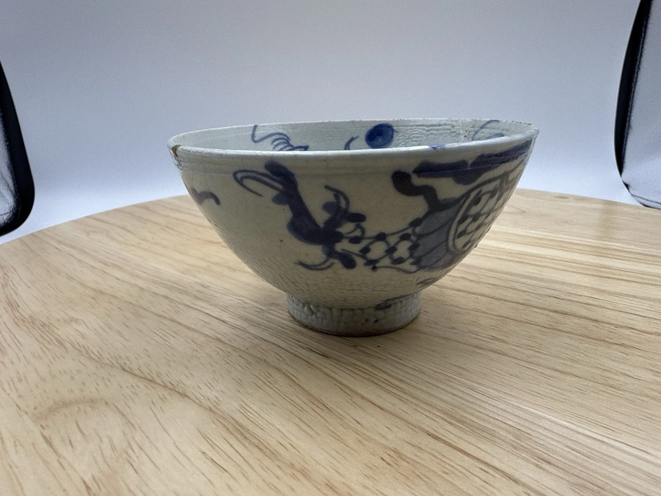 "Antiguo cuenco de porcelana vietnamita azul blanco diseño dragón 4,75"" antiguo craquelado" Foto 3 de 4