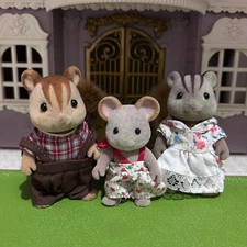 Sylvanian Families Open Hand Figures Set of 3 Squirrel Family Dolls