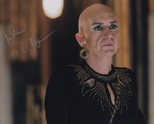DENIS O'HARE signed Autogramm 20x25cm AMERICAN HORROR STORY in Person autograph