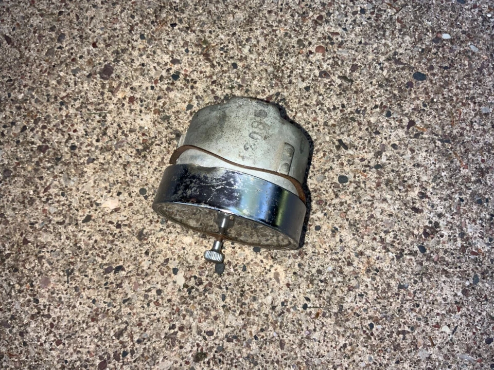 Genuine OEM GM 1958 1959 1960 1961 1962 C1 Corvette Clock housing knob - Image 2 of 4