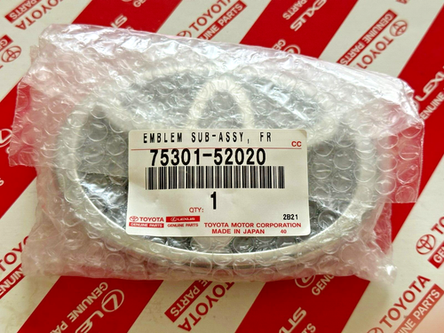New OEM TOYOTA 2002-2005 ECHO FRONT GRILL EMBLEM 75301-52020 - Picture 2 of 6