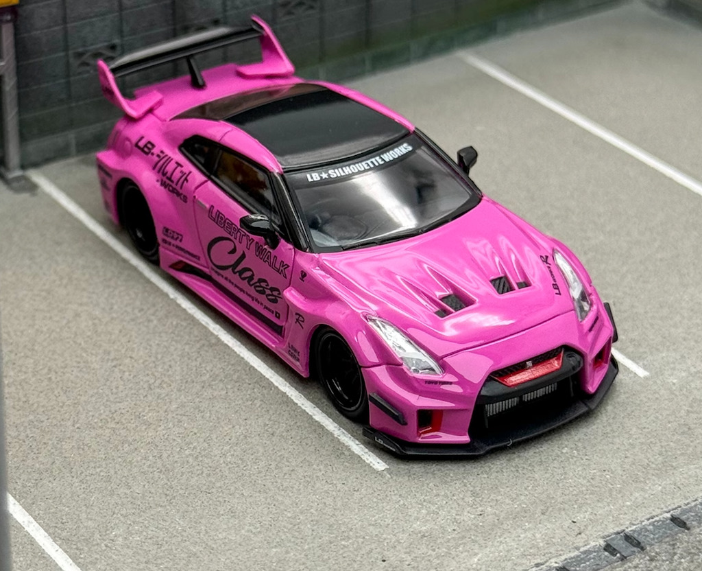 CM 1:64 JDM Pink LBWK GTR R35 35GT-RR Sports Model Diecast CM 1:64 JDM Pink LBWK GTR R35 35GT-RR Sports Model Diecast