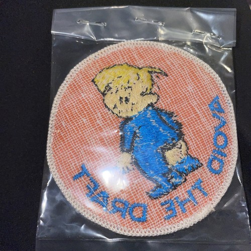 Vintage 1970s DRAFT DODGER “AVOID THE DRAFT” Patch cheeky humor - Picture 2 of 2