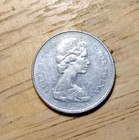 1975 Canadian Dime 10 Cents Queen Elizabeth II Bluenose Magnetic Coin Circulated — photo 1