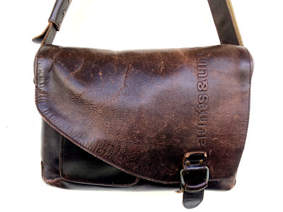 Aunts & Uncles VTG Brown Buffalo Leather Medium Judd Crossbody Messenger Bag 13''