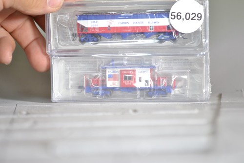 56029 ESCALA N BLUFORD SHOPS NSE NSC CARRERA ESPECIAL SERIE BICENTENARIO 2PK CABINA TOLVA | Condition: Used