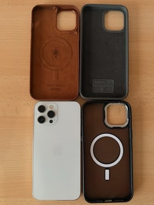 iPhone 12 Pro Max 256GB Silber Mit Hüllen - Defekt