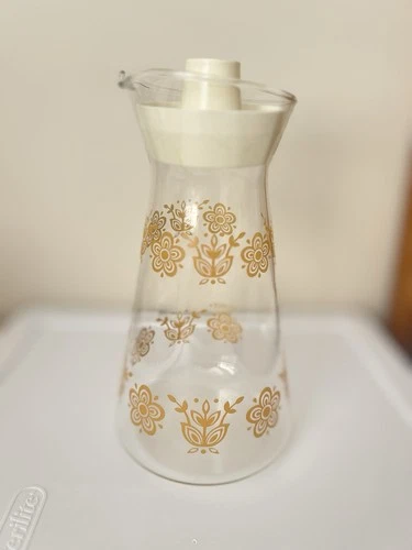 Vintage Pyrex Glass Carafe 2948-B Gold Butterfly Floral Pattern 10.25" With Lid