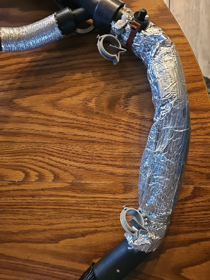 Manguera de refrigerante de radiador inferior Motorcraft KM5344 para Lincoln MKX 2016-2017 3,7 L V6 Foto 4 de 4