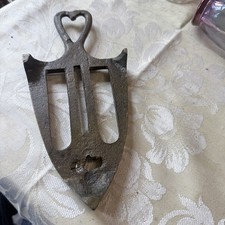 Vintage Sad Iron Trivet Metal Stand Heart Handle Footed