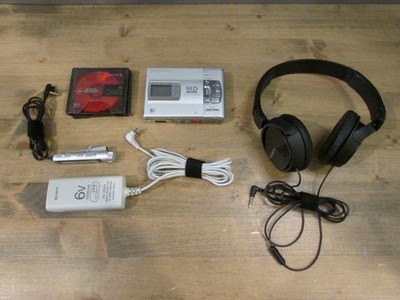Sony MD Walkman Portable Minidisc Recorder MZ-R50 w/ Accessories (Tested Works)