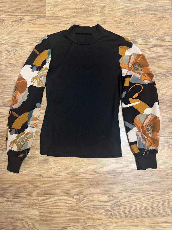 SHEIN Women’s Long Sleeve Flowy Floral Arms Fitted Top Size Small 4