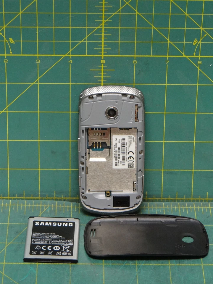 Samsung Solstice II SGH-A817 - 256MB - Black (AT&T) - Image 3 of 4