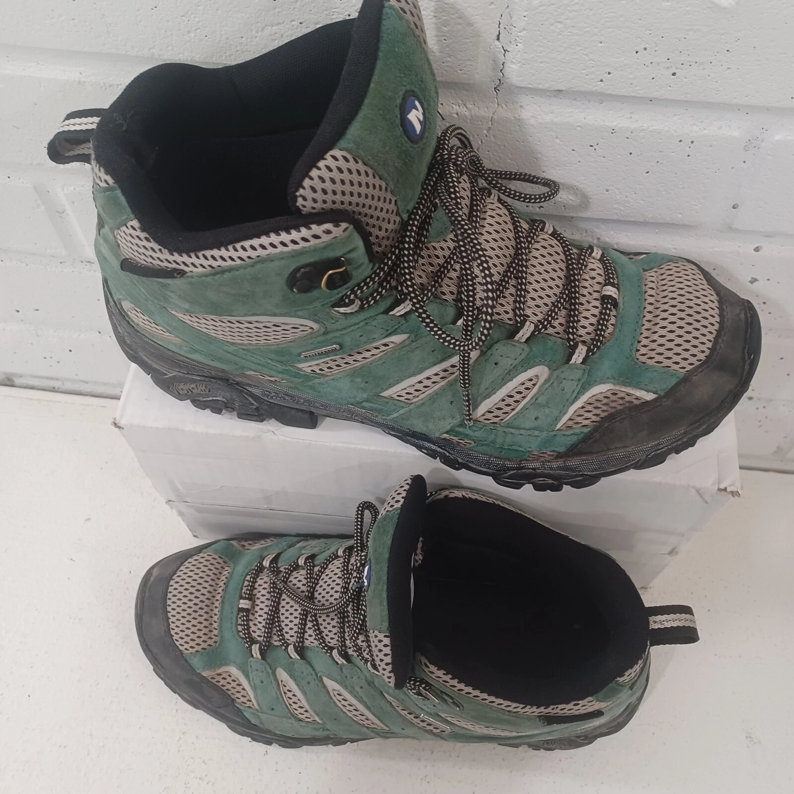 merrell moab 2 mid hiking vibram shoes