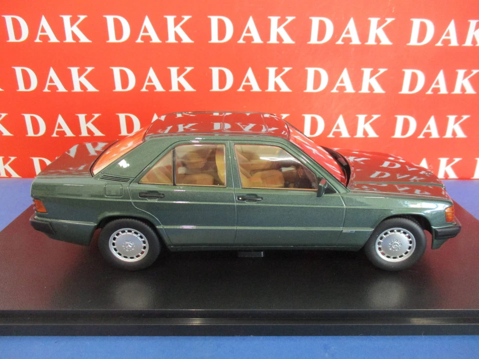 Die cast 1/18 Modellino Auto Mercedes 190E 2.3 Sportline Malachite Green 1993 - Immagine 4 di 4