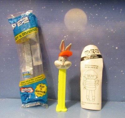 Bugs Bunny with Feet + Orange Ball Cap Looney Tunes Warner Bros Pez Dispenser