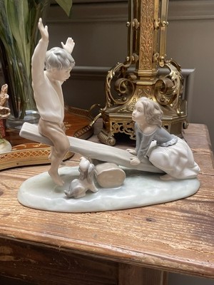 LLADRO Wippe Junge, Mädchen & Hund auf Wippe Totter glänzend Rentner 4867