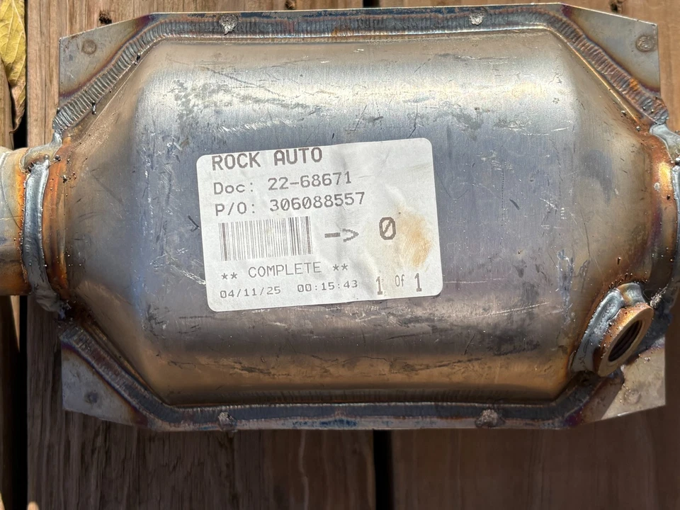 Convertidor catalítico de ajuste directo Walker Ultra EPA 54562 para Subaru Outback Foto 4 de 4