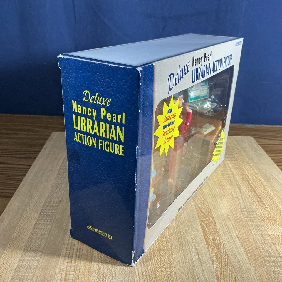 Figura de acción bibliotecaria Nancy Pearl de lujo sin abrir Biblioteca Pública de Seattle Foto 3 de 4