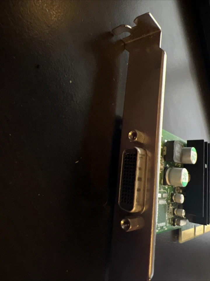 HP 319627-001  NVIDIA QUADRO NVS 200 P71 64MB AGP GRAPHICS CARD 272204-003 - Image 2 of 4