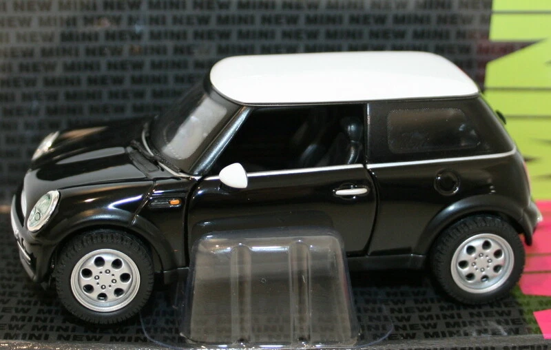 Corgi 1/36 Scale Diecast CC86503 - The New Mini Cooper - Black - Image 2 of 4