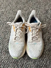 Hoka One One Clifton 9 Vanilla Astra Sneaker Women’s Size 9 B
