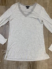 Natori Womens Light Gray Long Sleeve V Neck Lace Sleep Top Stretch Small EUC