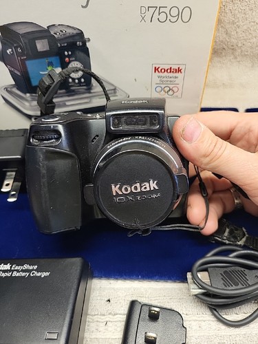 Kodak EasyShare DX7590 5.0MP Digital Camera - Black CIB - Picture 2 of 17