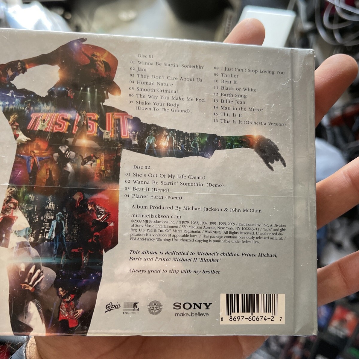 Michael Jackson's This Is It - 2 CD Set - Souvenir Edition w