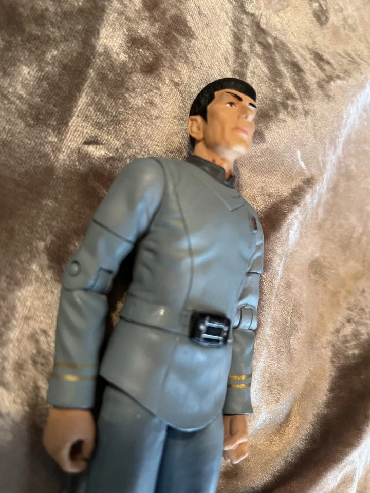 Figura de acción Star Trek SPOCK 7 PULGADAS exclusiva de Toys R Us - Diamond Select VER Foto 2 de 4