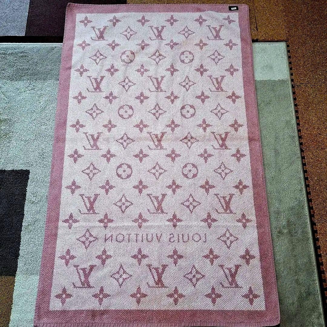 LOUIS VUITTON ピンク&ホワイト ビーチタオル ギフトBOX付き LOUIS