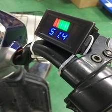 1X Auto Voltaggio Moto LED Voltmetro Digitale Misuratore Batteria Calibro
