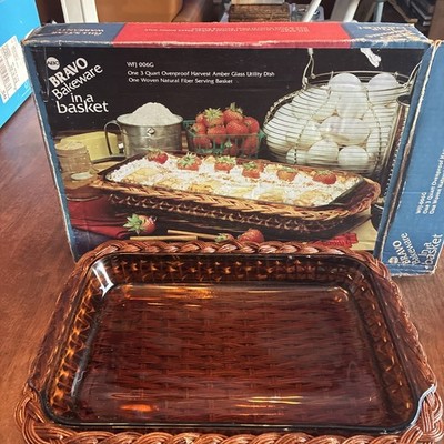 ABC Bravo Bakeware in a Basket WFJ-006G - 3 Qt Amber Glass Utility Pan - NEW NOS
