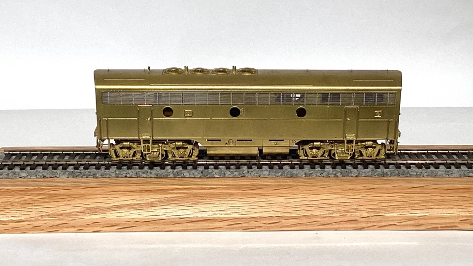 Overland Models HO Scale Brass EMD Chesapeake & Ohio F7B Diesel Locomotive - Image 3 of 4
