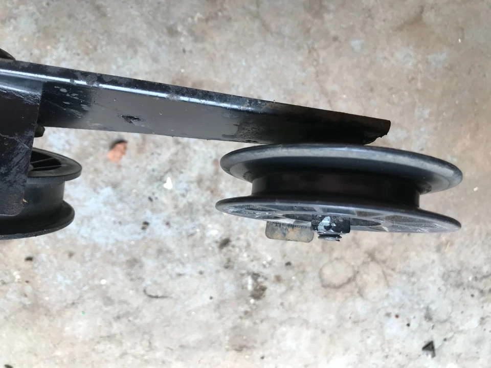 Poulan PB195H42LT (960420036-04) IDLER ARM & PULLEYS - Image 3 of 4