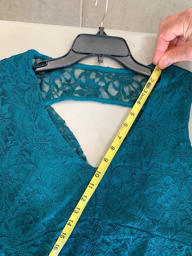 NWOT! MARINA 262639 V-Neck Long Lace Sheath Gown Dress, 16 - Hunter Green - Picture 10 of 12