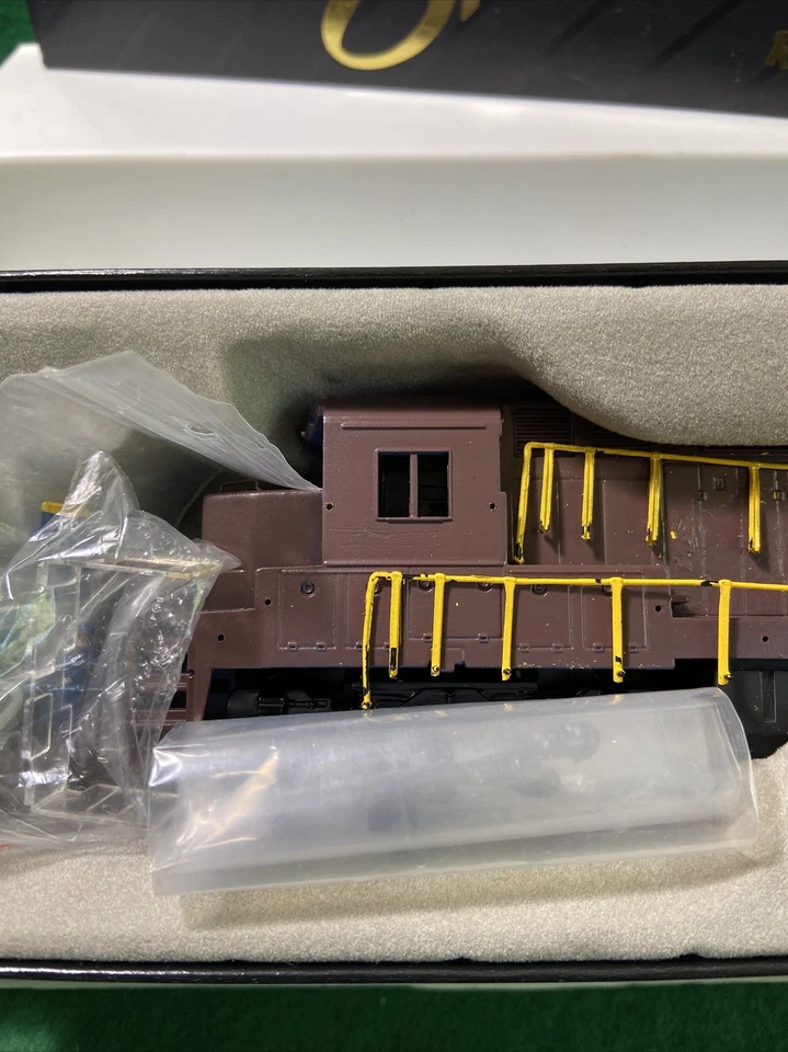 HO Bachmann Spectrum #85001 GE-DASH 8-40C Diesel Locomotive  N I B (HO104524) - Image 2 of 4