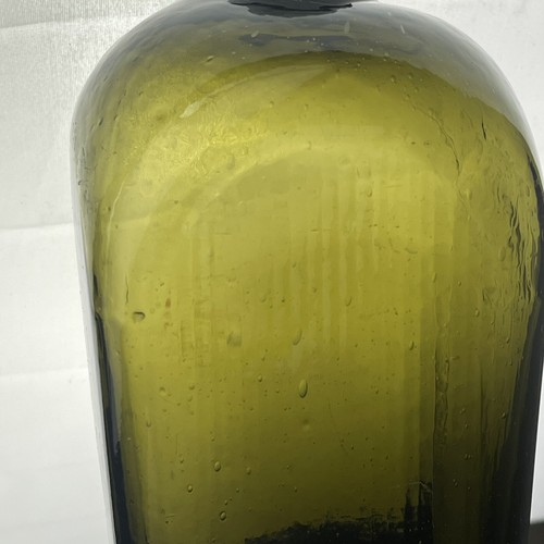 "Antigua botella de ginebra con estuche de oliva oscuro con paneles acanalados de 10 1/2""" - Imagen 13 de 14