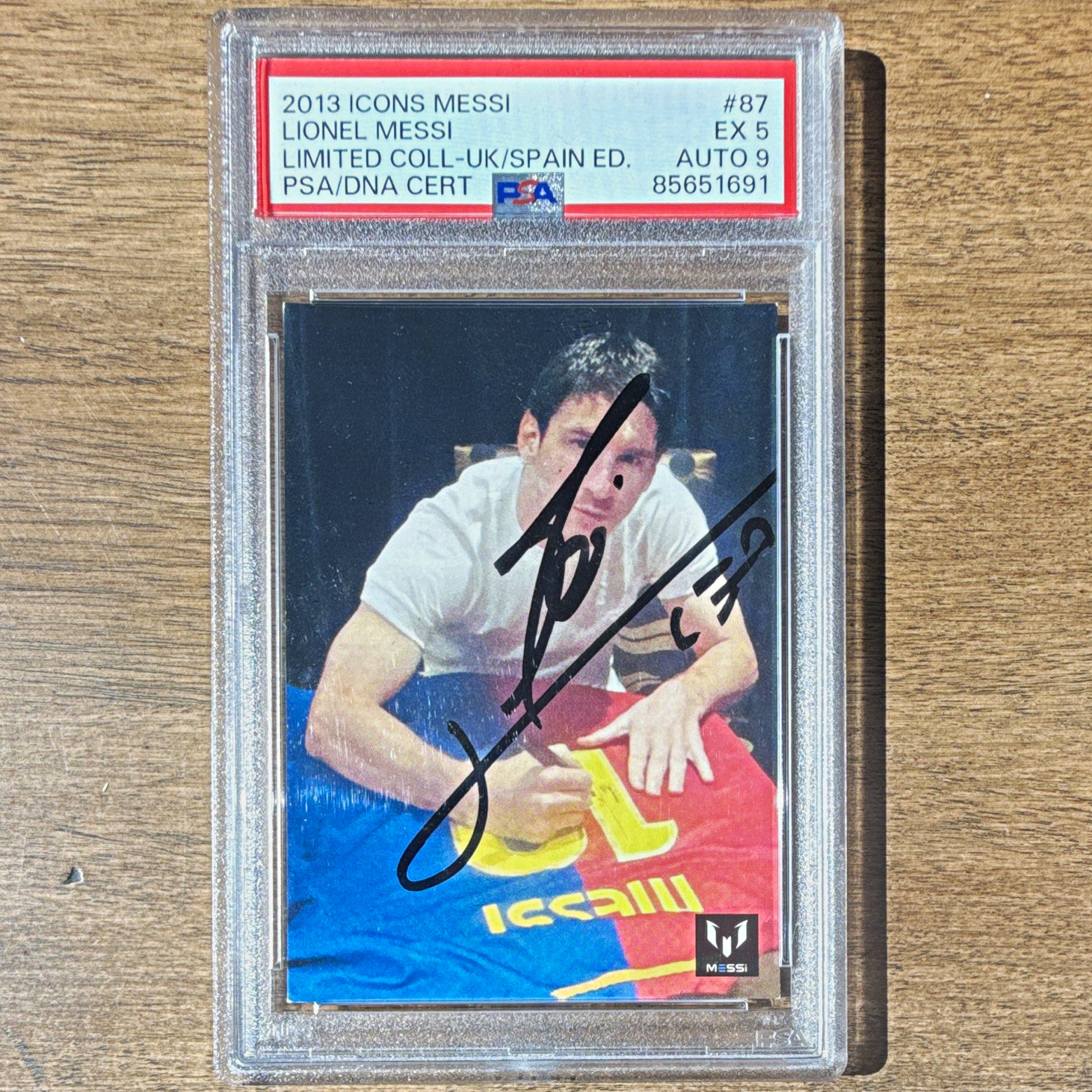 Lionel Messi PSA Cert Autograph 2013 Icons Messi Limited Collection PSA 5 Auto 9