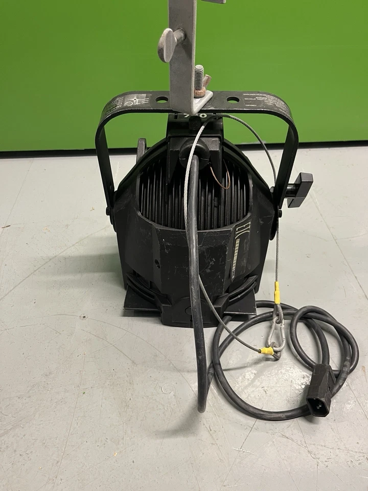 ETC Source 4 (Four) Par EA VNSP 750W - Theatre/Stage Light - Image 2 of 3