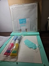 New We R Memory Keepers Vinyl Print Press Kit 810057 4 Inks Screen Scraper