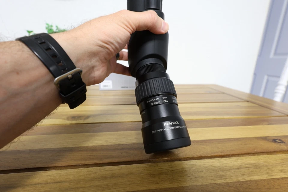 Mira telescópica Pentax PF-65EDA II con zoom SMC Pentax 60X 8 mm-24 mm ocular Foto 4 de 4