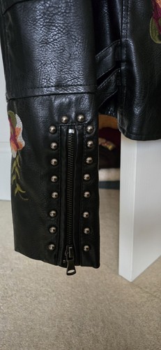 Geprägtes Leder schwarz Größe 2 / passt Größe 10 - Bild 3 von 7