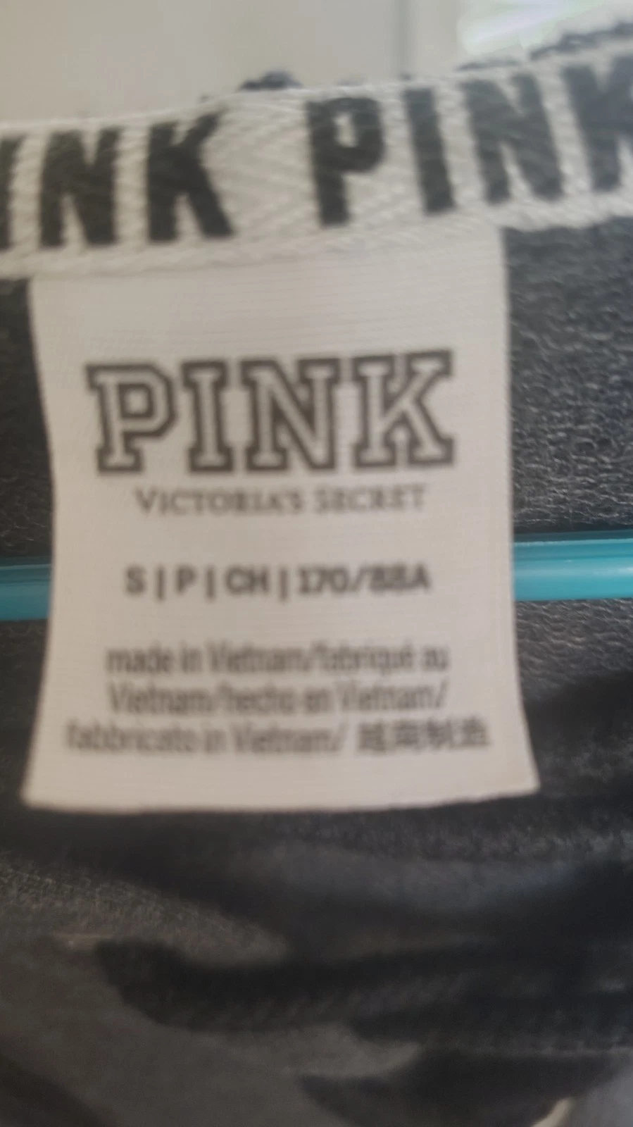 UNDERCOVER Felpa con cappuccio Victoria's Secret ROSA stringata grigia e bianca taglia small 2017